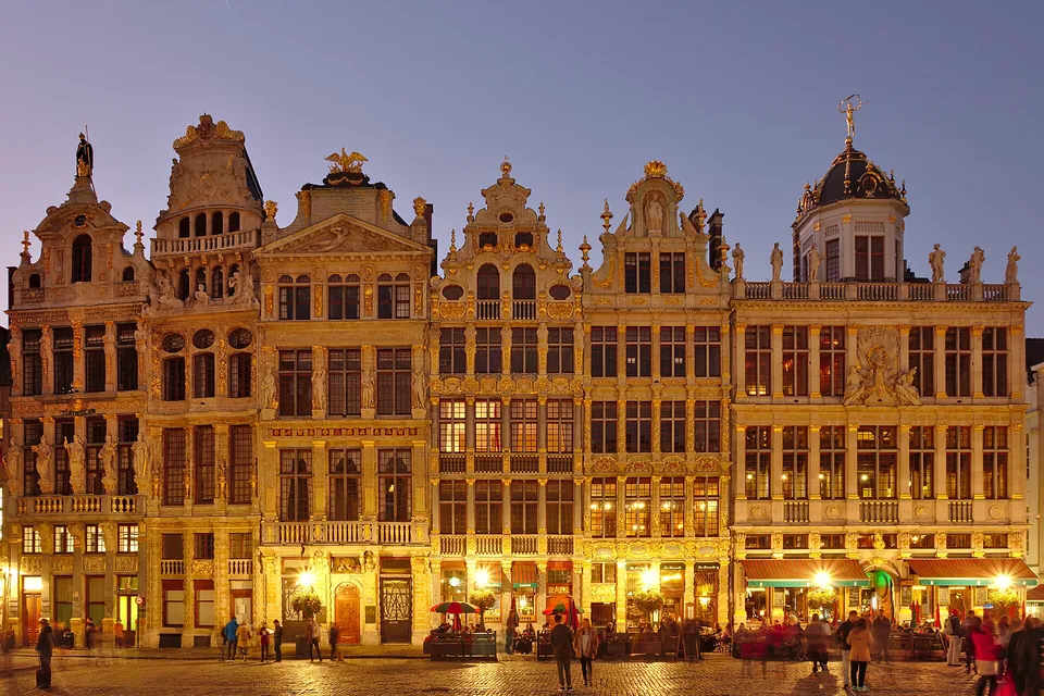 La Grand-Place de Bruxelles au crépuscule